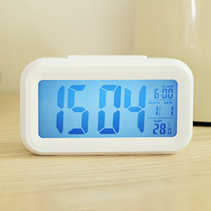 Электронные часы с функцией будильника EC-137W